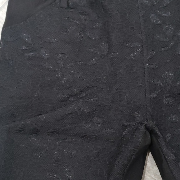 Shorts - Picture 2 of 5